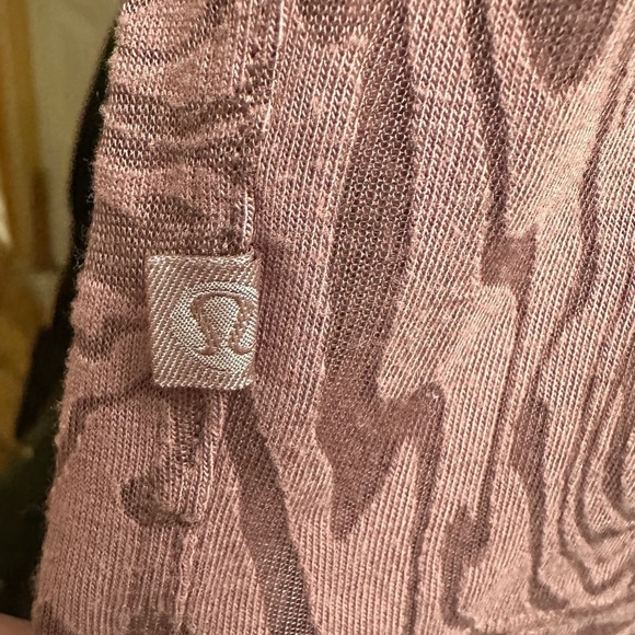 Lululemon Cropped Pink Patterned Top Size S/M - Picture 5 of 5